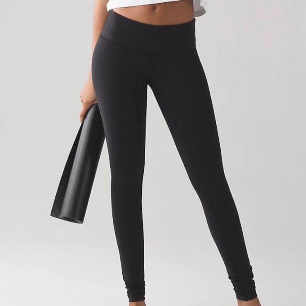 Black lulu wonder under yoga pants!